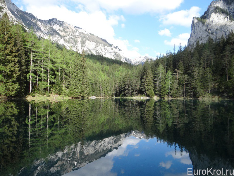 Зелёное озеро в Австрии